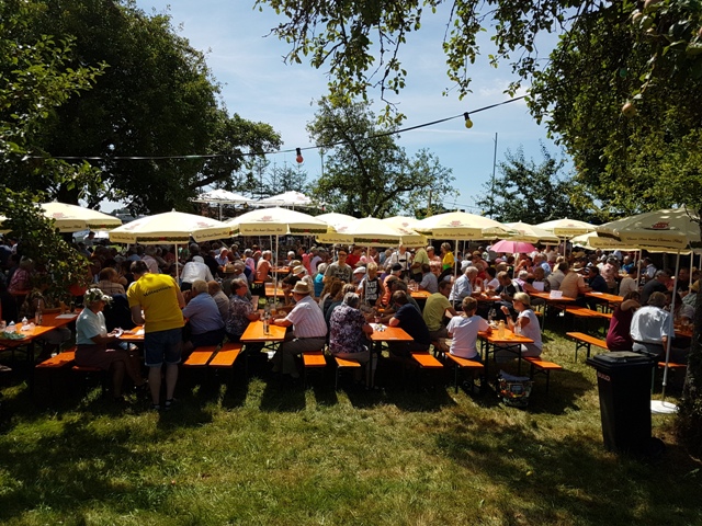 Gartenfest Nestbaum